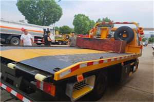 保定附近拖车电话号码服务